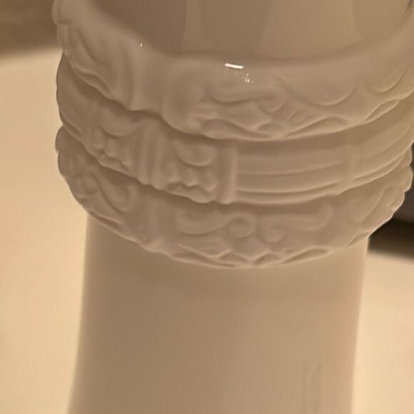 New in box Katy Briscoe Home Bone China White Bisque Small Vase 7.5”  Giftable - Picture 4 of 10